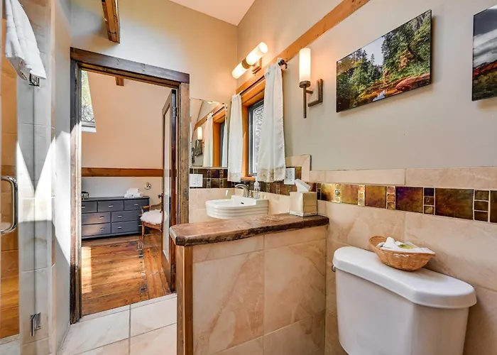 Patio & Mtn Views: Peaceful Retreat Apartment