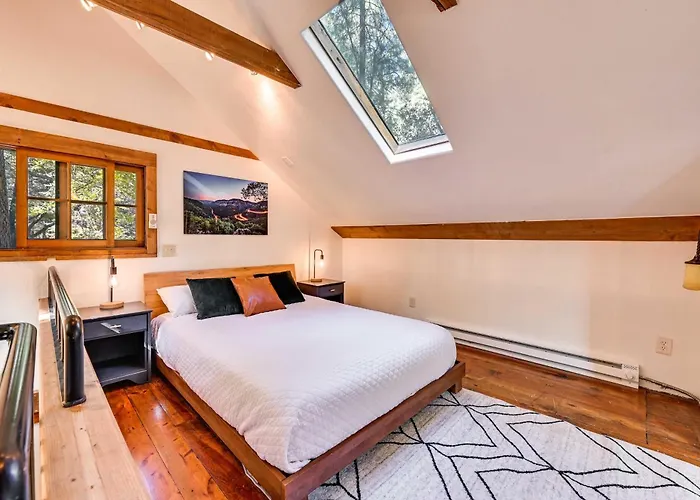 Apartment Patio & Mtn Views: Peaceful Retreat *