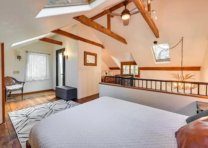 Patio & Mtn Views: Peaceful Retreat Sedona