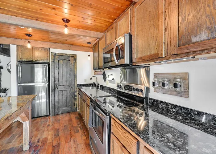 Patio & Mtn Views: Peaceful Retreat Sedona