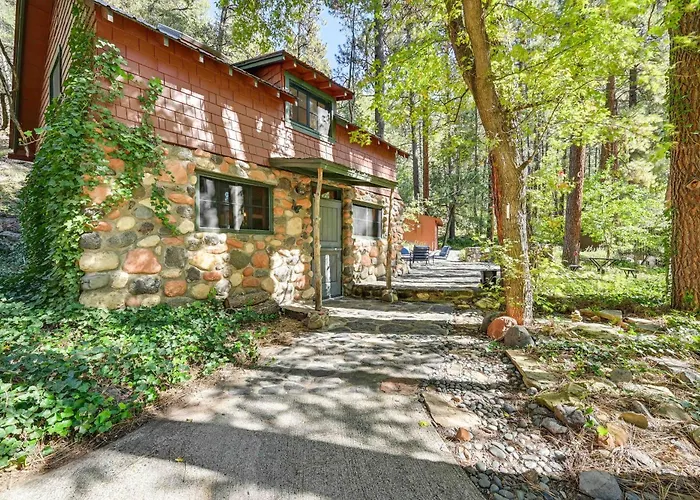 Patio & Mtn Views: Peaceful Retreat Apartment *